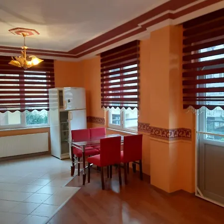 Cozy Near Cleopatra Beach Apartmán