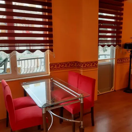 Cozy Near Cleopatra Beach 公寓 *